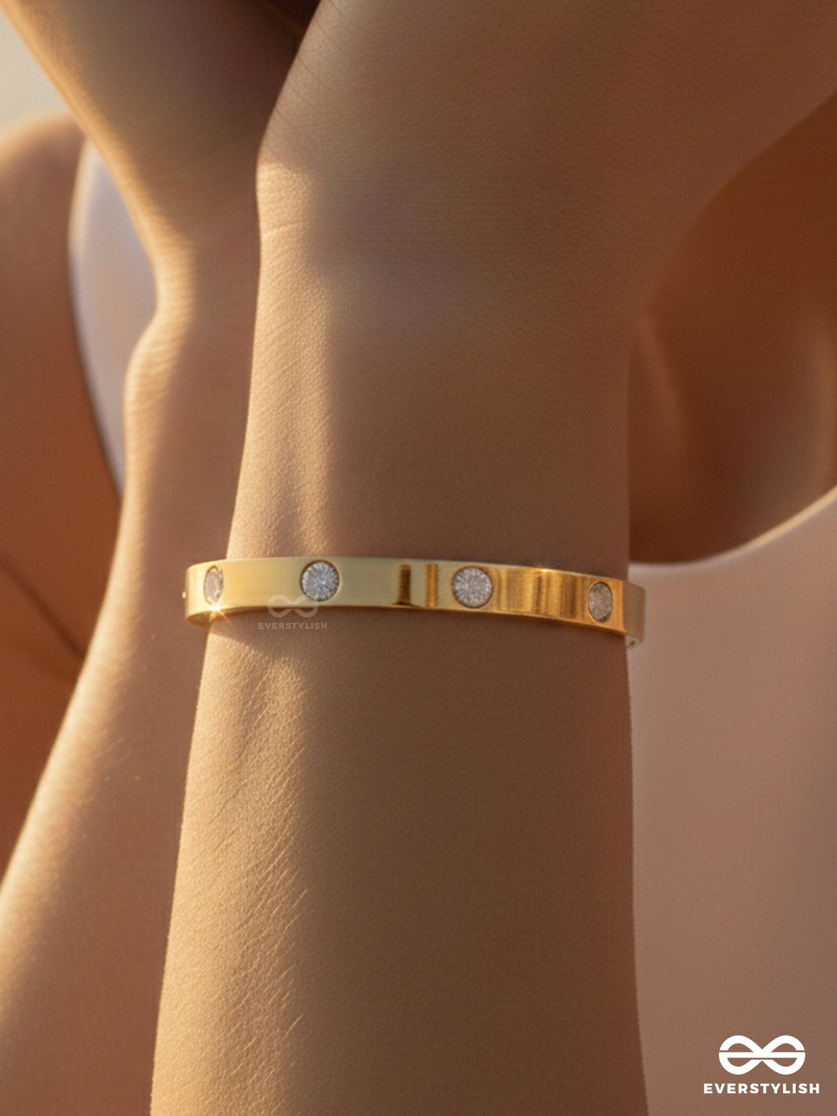 Giora Italia - Studded Aura – Stainless Steel 18K Gold Plated Anti-Tarnish Stone Bracelet