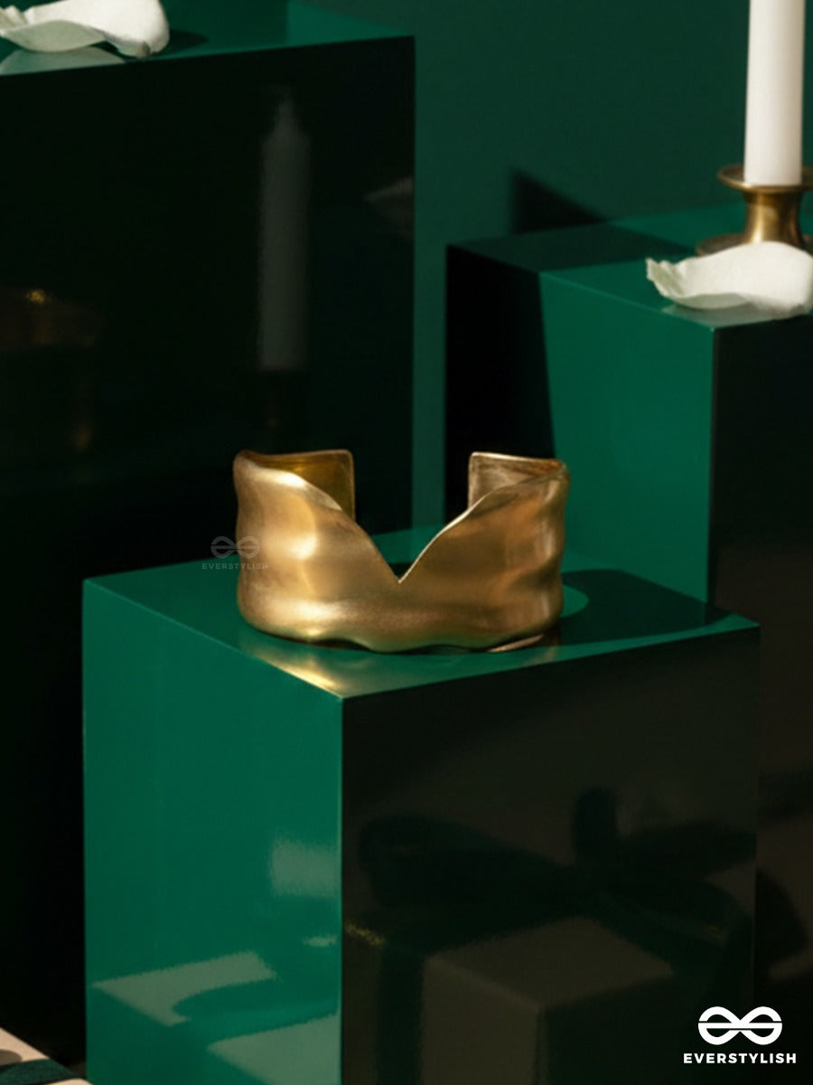 Giora Italia - The Gilded Wave – Stainless Steel 18K Gold Plated Anti-Tarnish Statement Cuff Bracelet