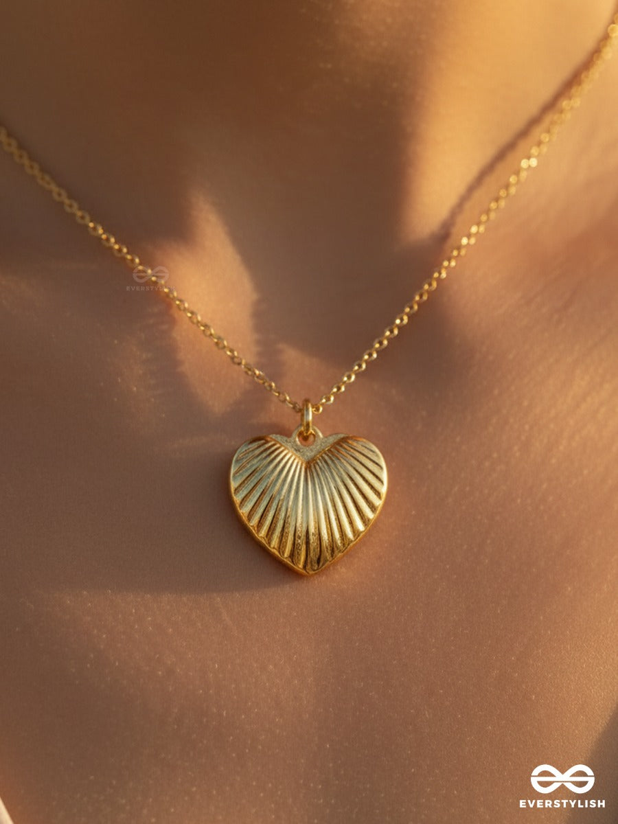 Giora Italia - Golden Etch – Stainless Steel 18K Gold Plated Anti-Tarnish Textured Heart Pendant Necklace