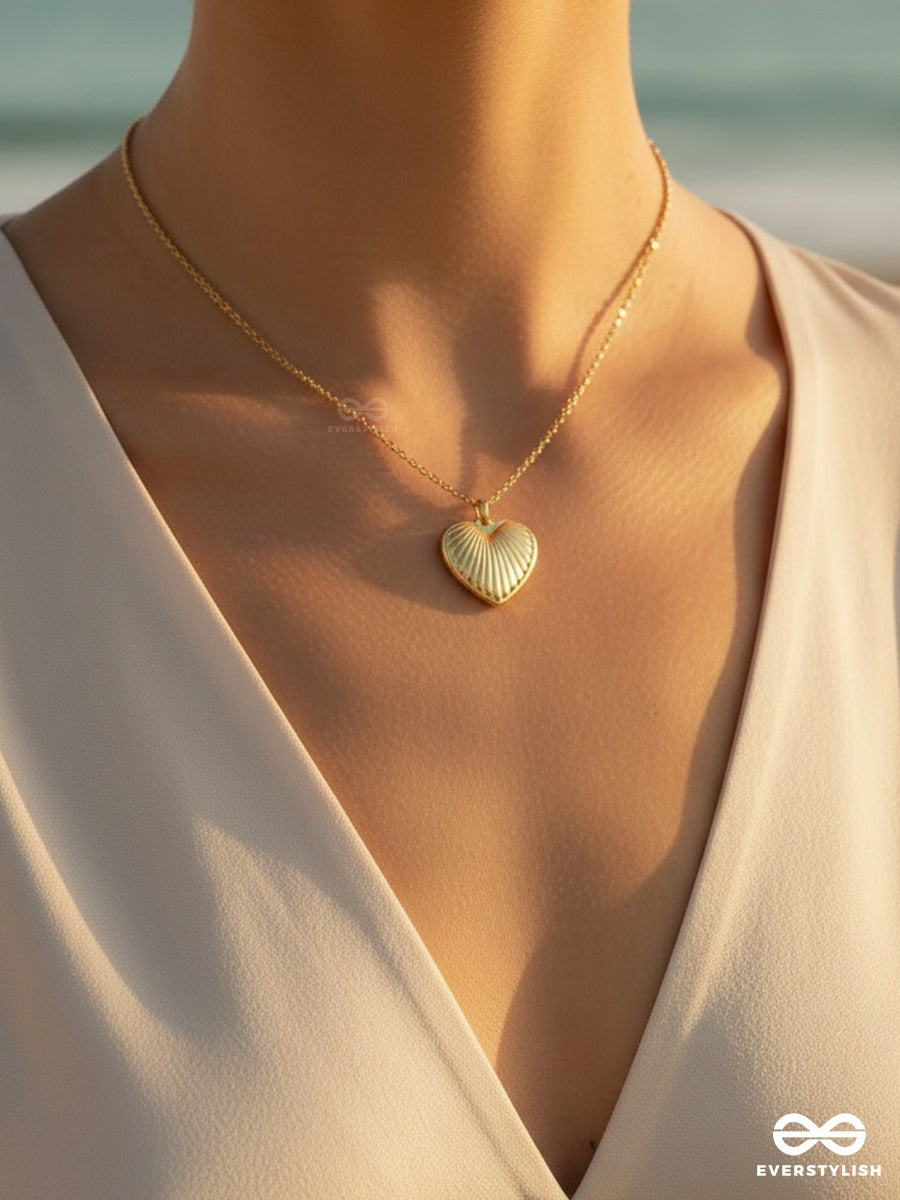 Giora Italia - Golden Etch – Stainless Steel 18K Gold Plated Anti-Tarnish Textured Heart Pendant Necklace
