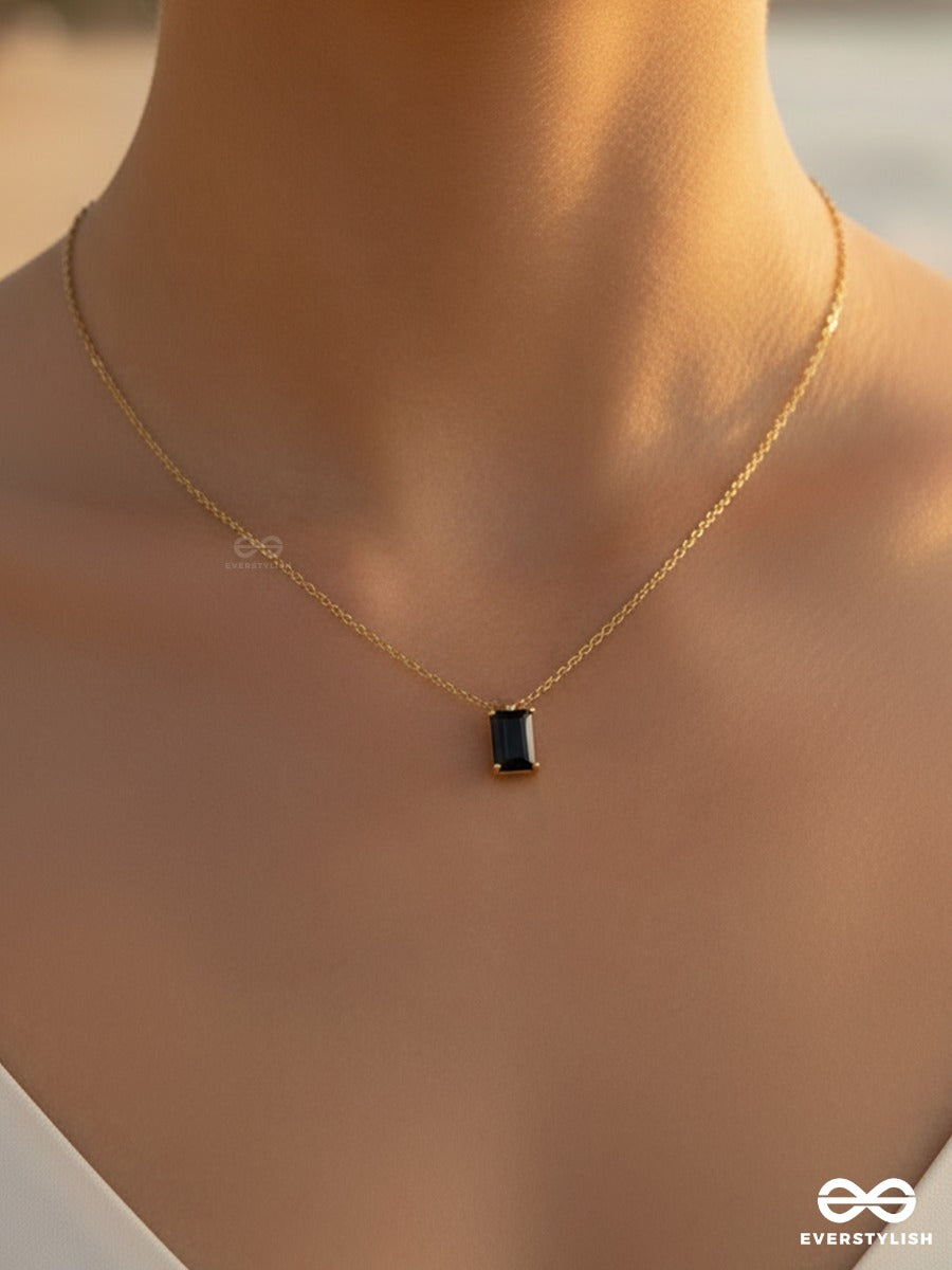 Giora Italia - Dusk Empress – Stainless Steel 18K Gold Plated Anti-Tarnish Black Stone Pendant Necklace