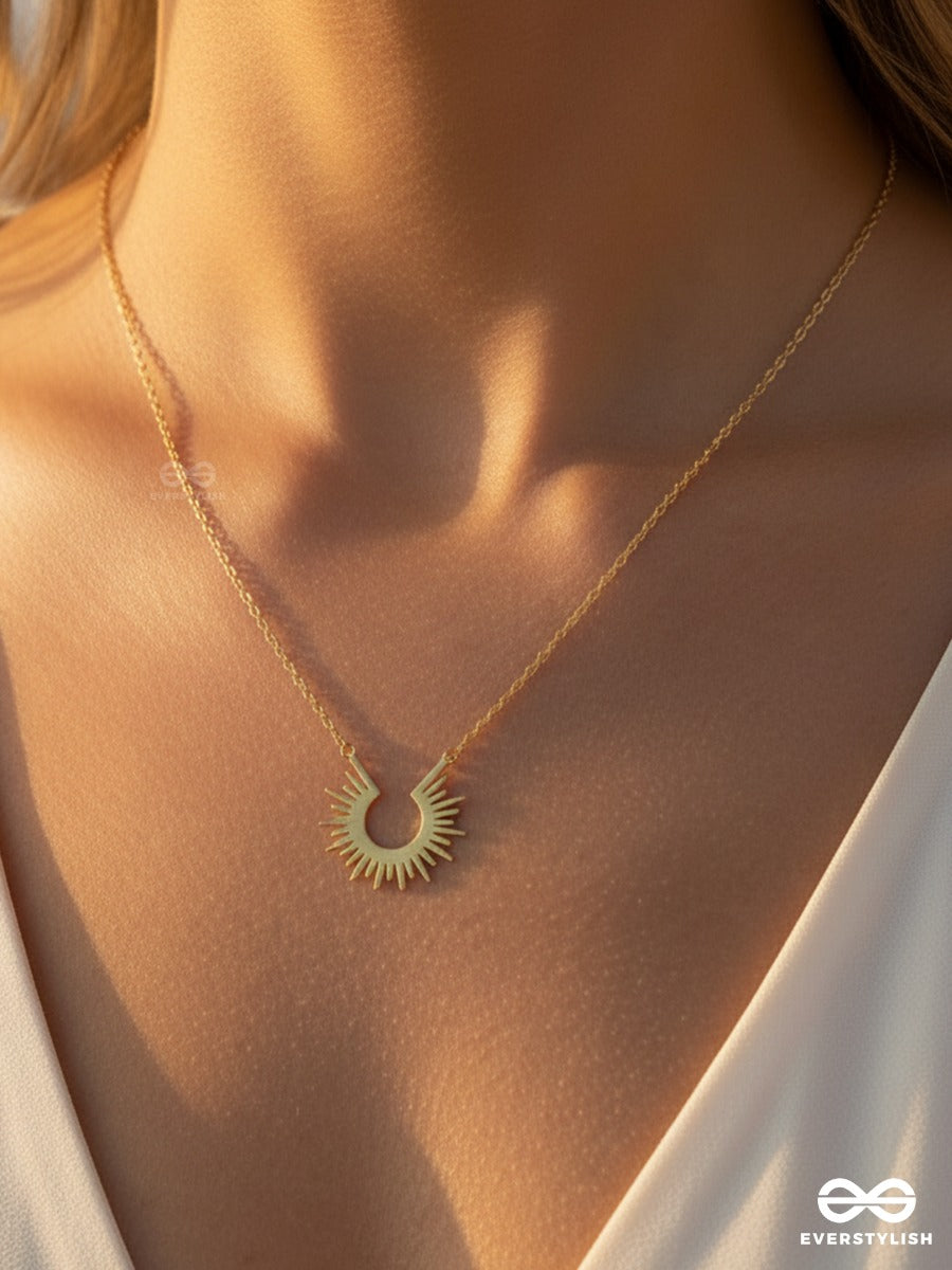Giora Italia - Dawn Crest – Stainless Steel 18K Gold Plated Anti-Tarnish Sun Motif Pendant Necklace