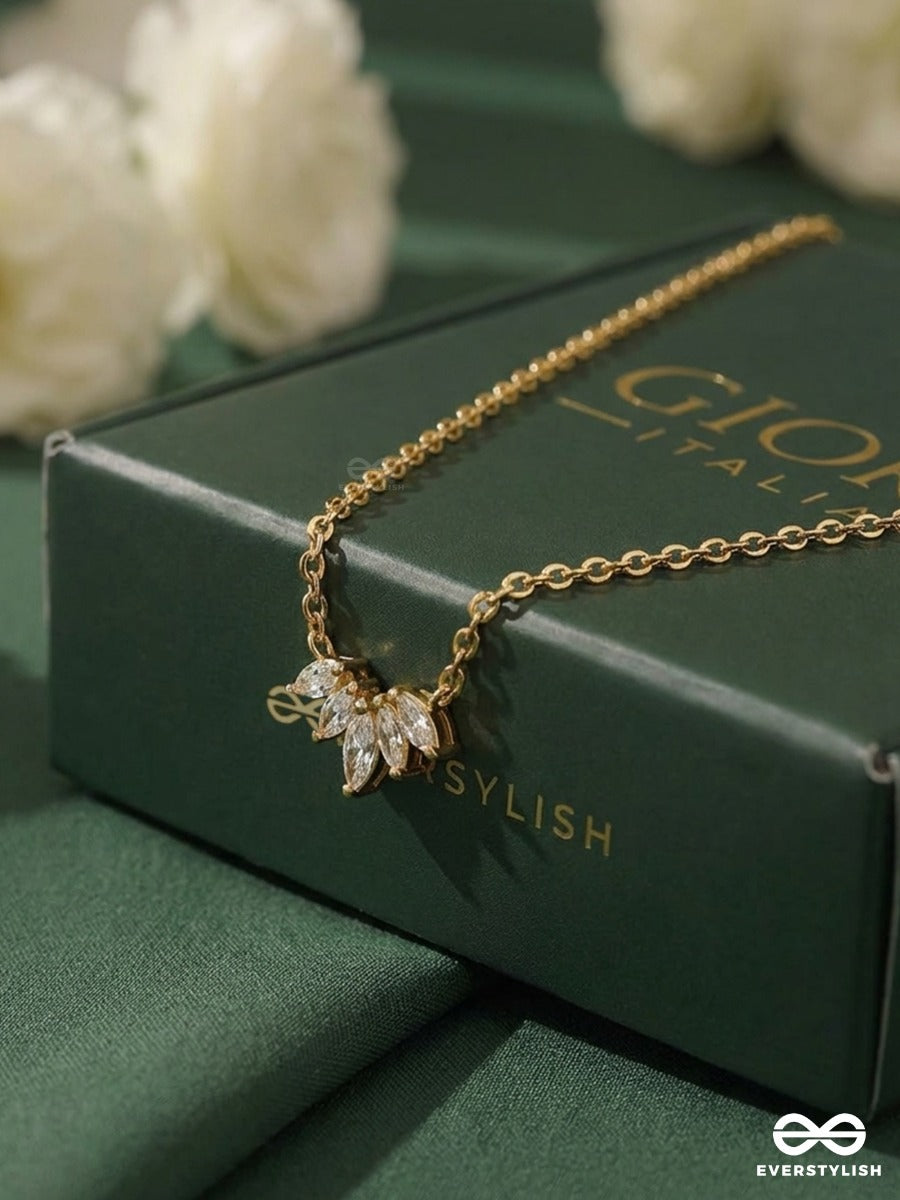 Giora Italia - Solén Burst – Stainless Steel 18K Gold Plated Anti-Tarnish Mini Flower Pendant Necklace