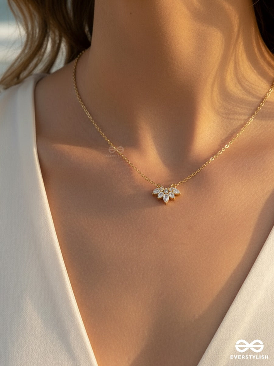 Giora Italia - Solén Burst – Stainless Steel 18K Gold Plated Anti-Tarnish Mini Flower Pendant Necklace