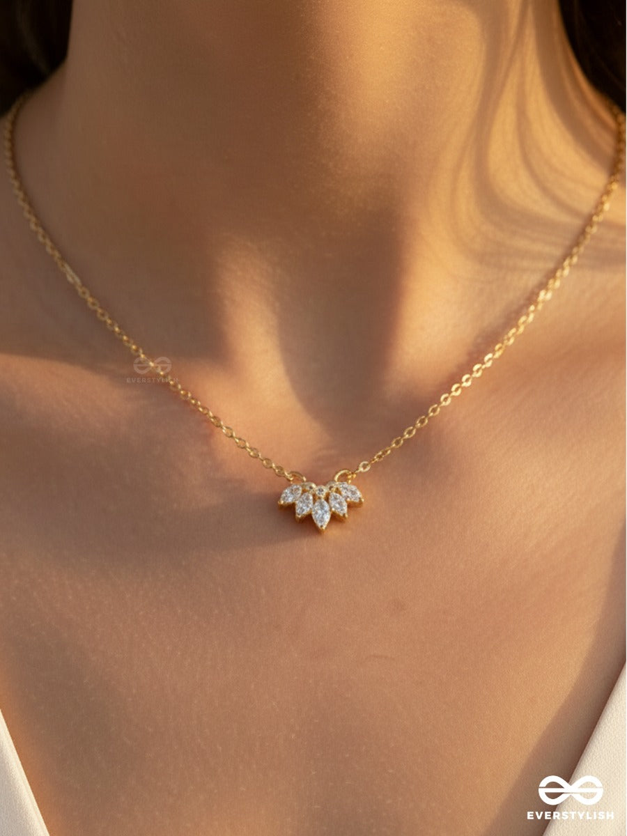 Giora Italia - Solén Burst – Stainless Steel 18K Gold Plated Anti-Tarnish Mini Flower Pendant Necklace