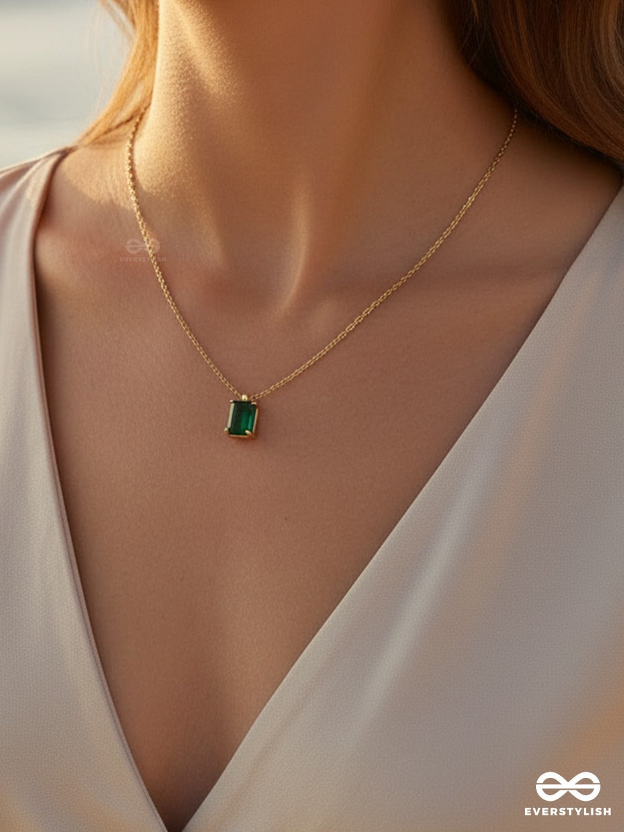 Giora Italia - Forest Signet – Stainless Steel 18K Gold Plated Anti-Tarnish Green Stone Pendant Necklace