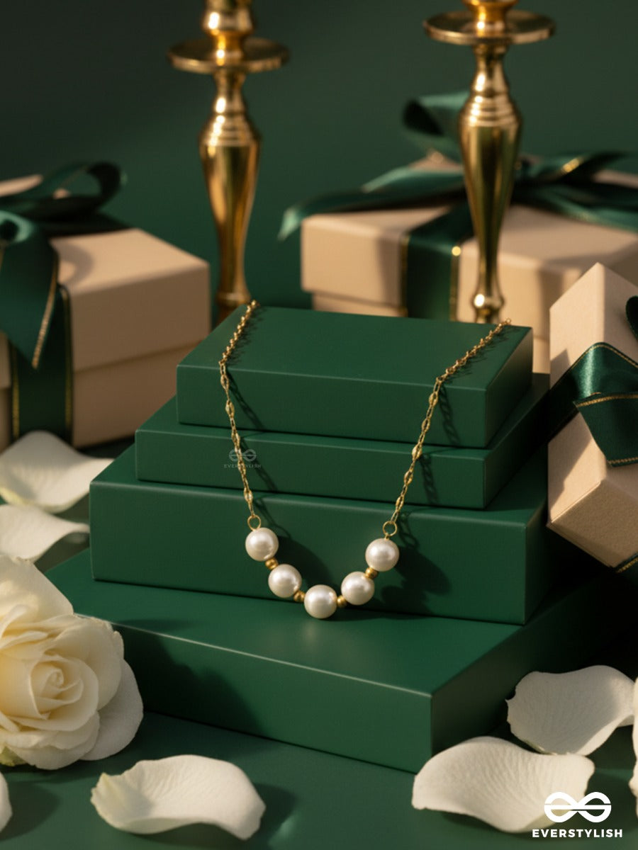 Giora Italia - Pearl Crest – Stainless Steel 18K Gold Plated Anti-Tarnish Pearl Necklace
