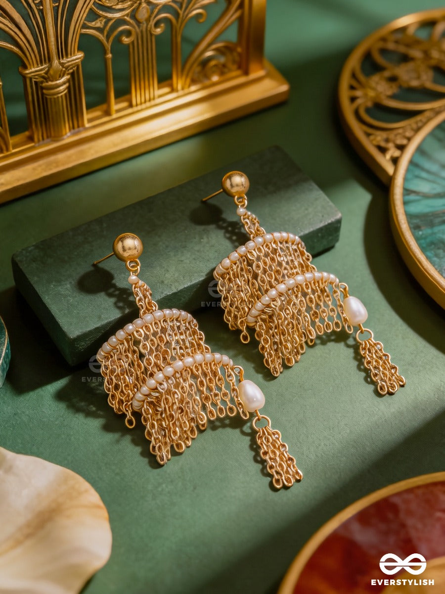 Fringe Noir – Gold Chain Spiral Earring With Pearl Tassel Drops