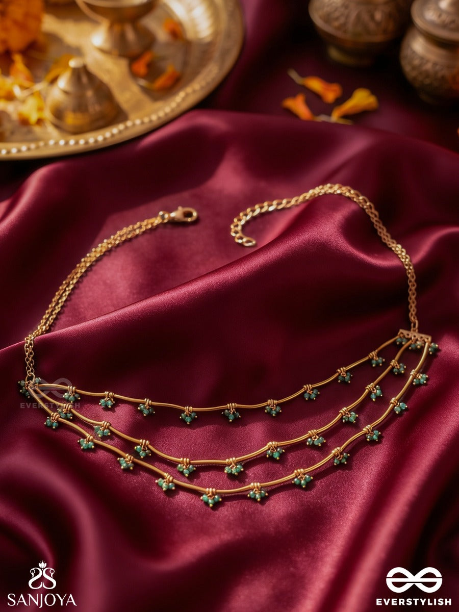 Zareefa – Graceful And Elegant – Delicate Three-Layer Choker With Emerald Green Bead Clusters And Fine Golden Chains