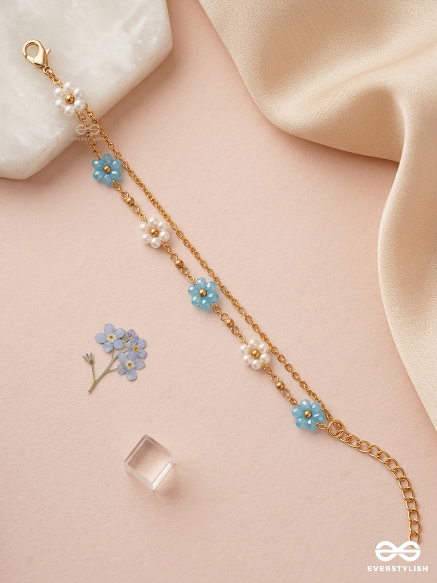 Blue Dahlia – Delicate Gold-Tone Bracelet With Blue Flowers And Pearl Clusters