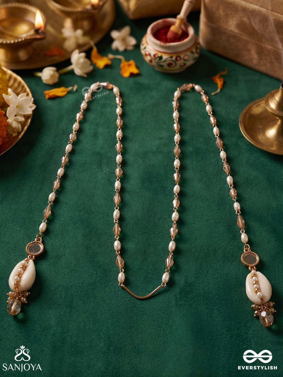 Sutranika – Delicate Thread – Elegant Face Let With Slender Gold-Tone Chains, Petite Bead Details And Soft Dangling End Accents