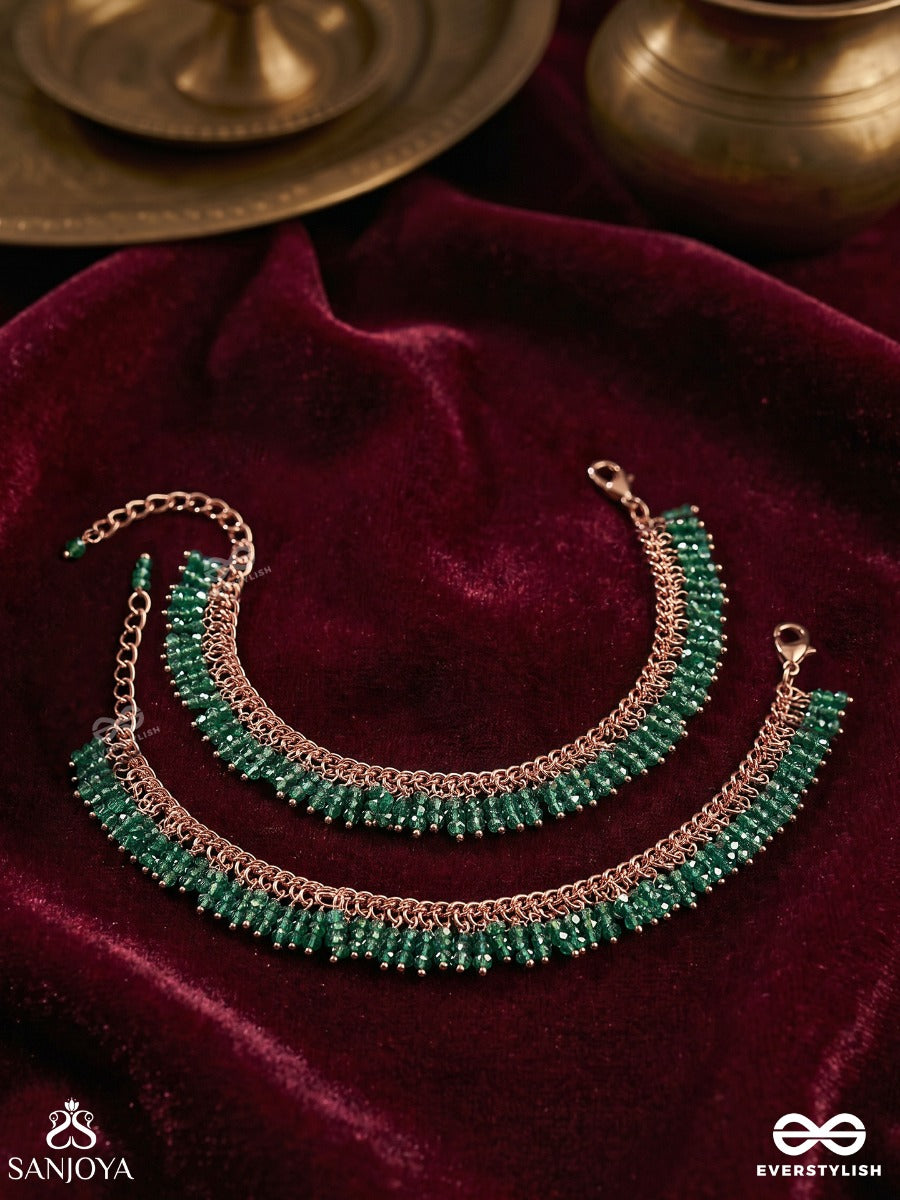 Vanaraji – Forest Of Greenery – Elegant Pajeb Set Of 2 With Emerald Beadwork, Golden Chain Detailing And Delicate Finish
