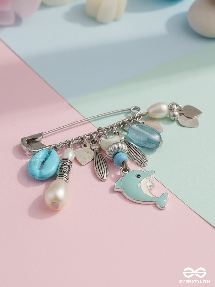 Marina Charm – Silver-Tone Brooch Pin With Seashells, Pearls And Ocean Charms