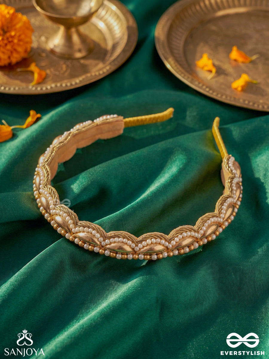 Shrutakeerti – Famed For Virtue – Heritage Hair Band With Cowrie Shells, Pearl Edging And Golden Detailing