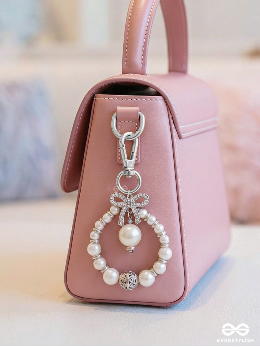 Vanilla Pearl – Elegant Bag Charm With Bow Details And Crystal Charms