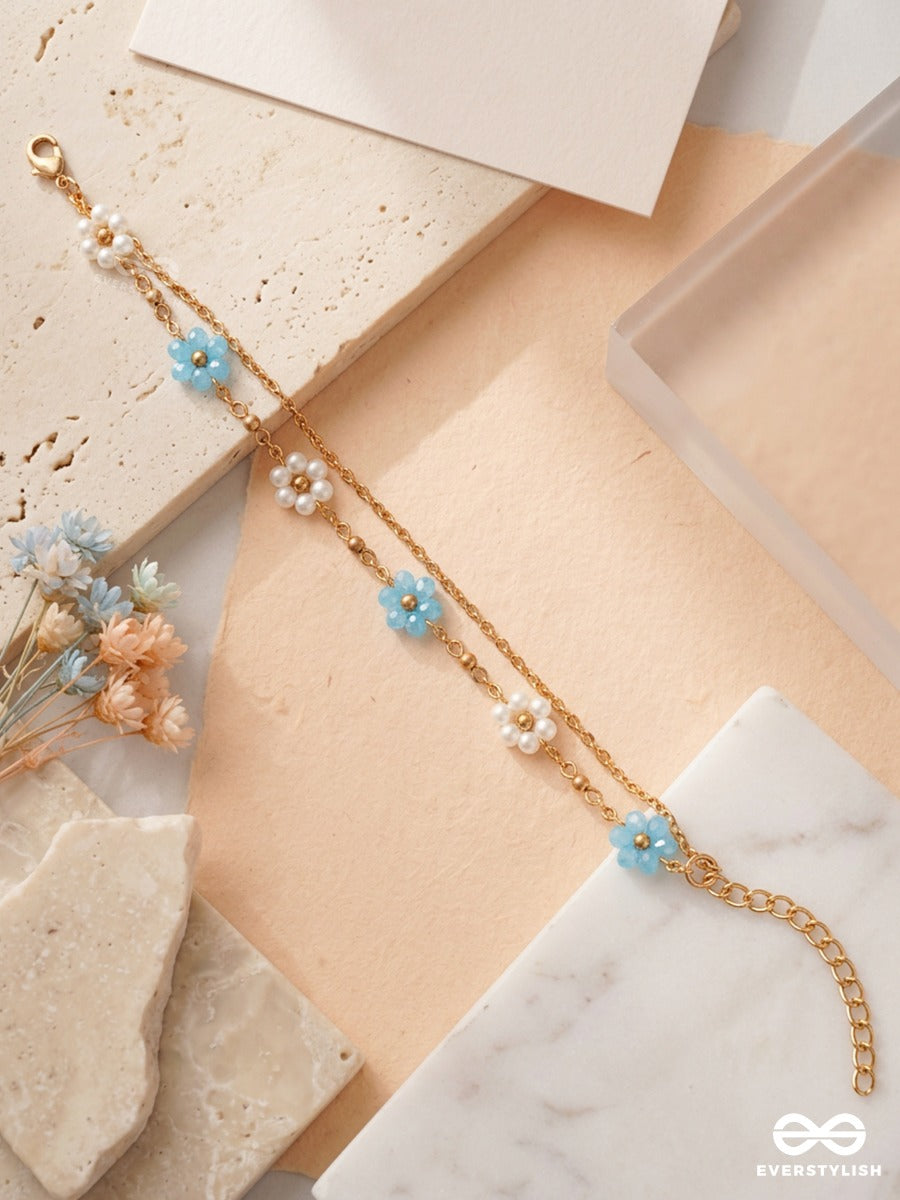 Blue Dahlia – Delicate Gold-Tone Bracelet With Blue Flowers And Pearl Clusters