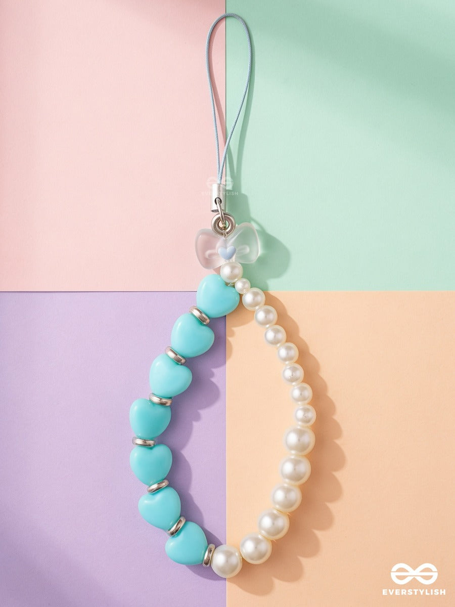 Blue Crush – Pearl Phone Charm With Heart Beads