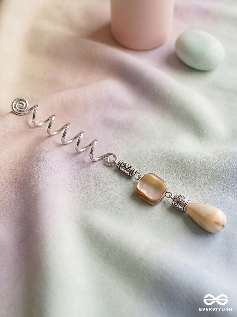 Amber Rain – Spiral Braidlet With Golden Teardrop Charm And Warm Crystal Accent