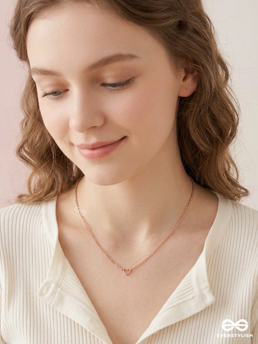 The Little Dainty Heart - Golden Neckpiece With Anti-Tarnish Coating