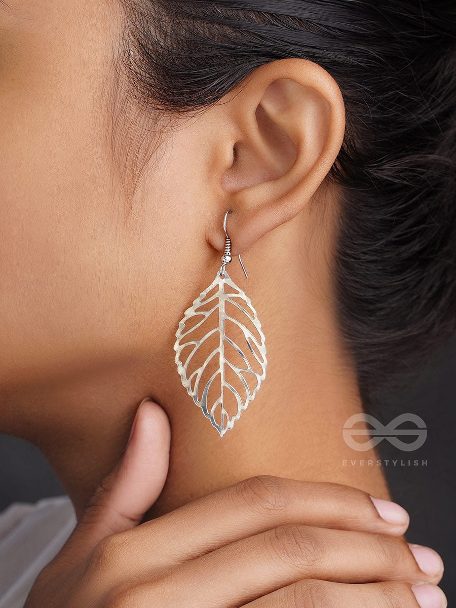 Leaf Me Alone - Casual Silver Danglers