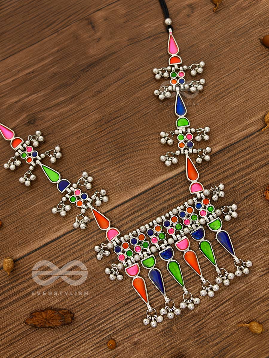 The Bohemian Jaw Droppers - Statement Set Of Meenakari Neckpiece And Earrings (Multicolor)