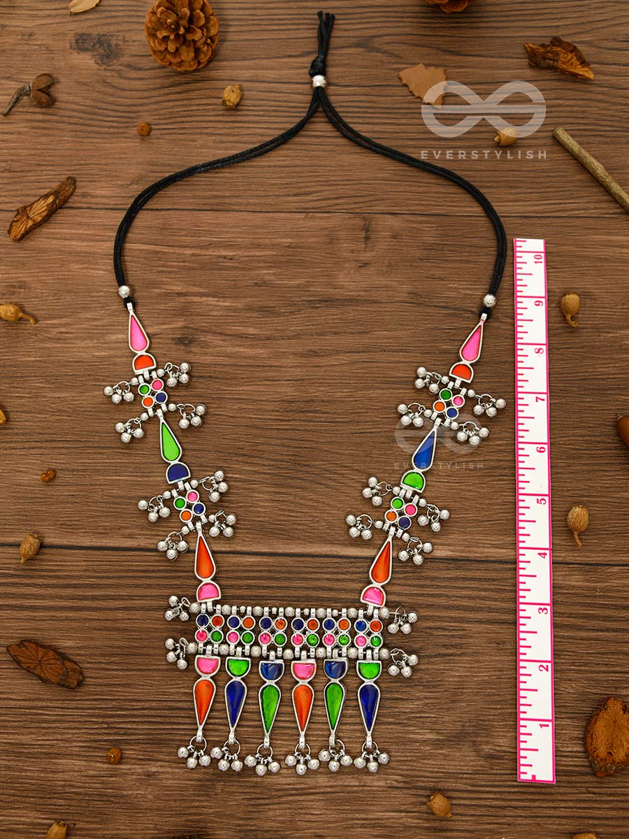 The Bohemian Jaw Droppers - Statement Set Of Meenakari Neckpiece And Earrings (Multicolor)