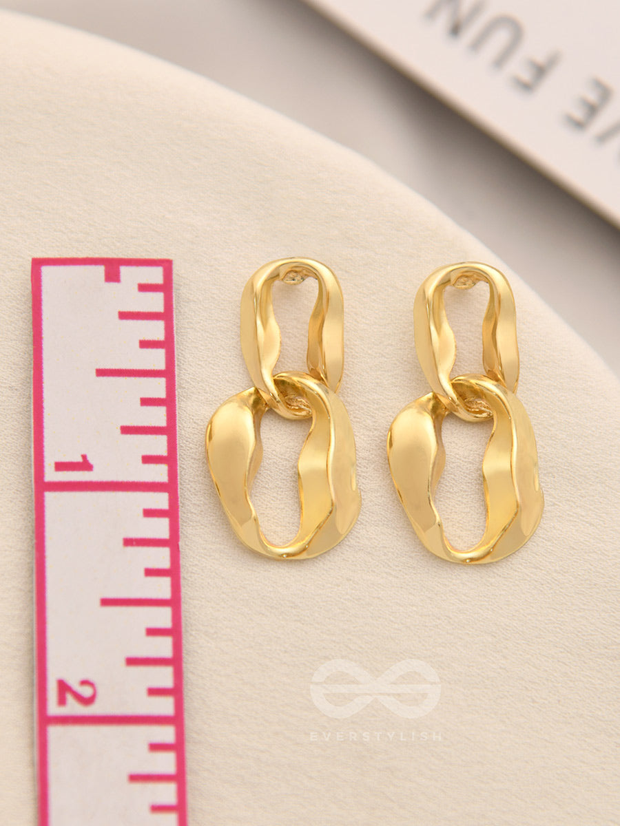 The Link Up- Chic Golden Earrings