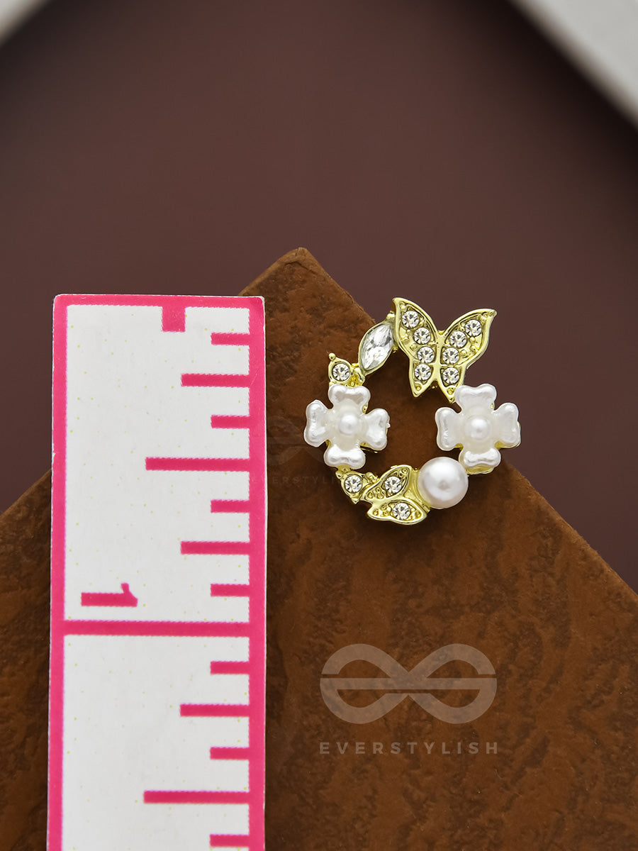 The Pearly Wreath- Golden Pearl And Rhinestones Earrings
