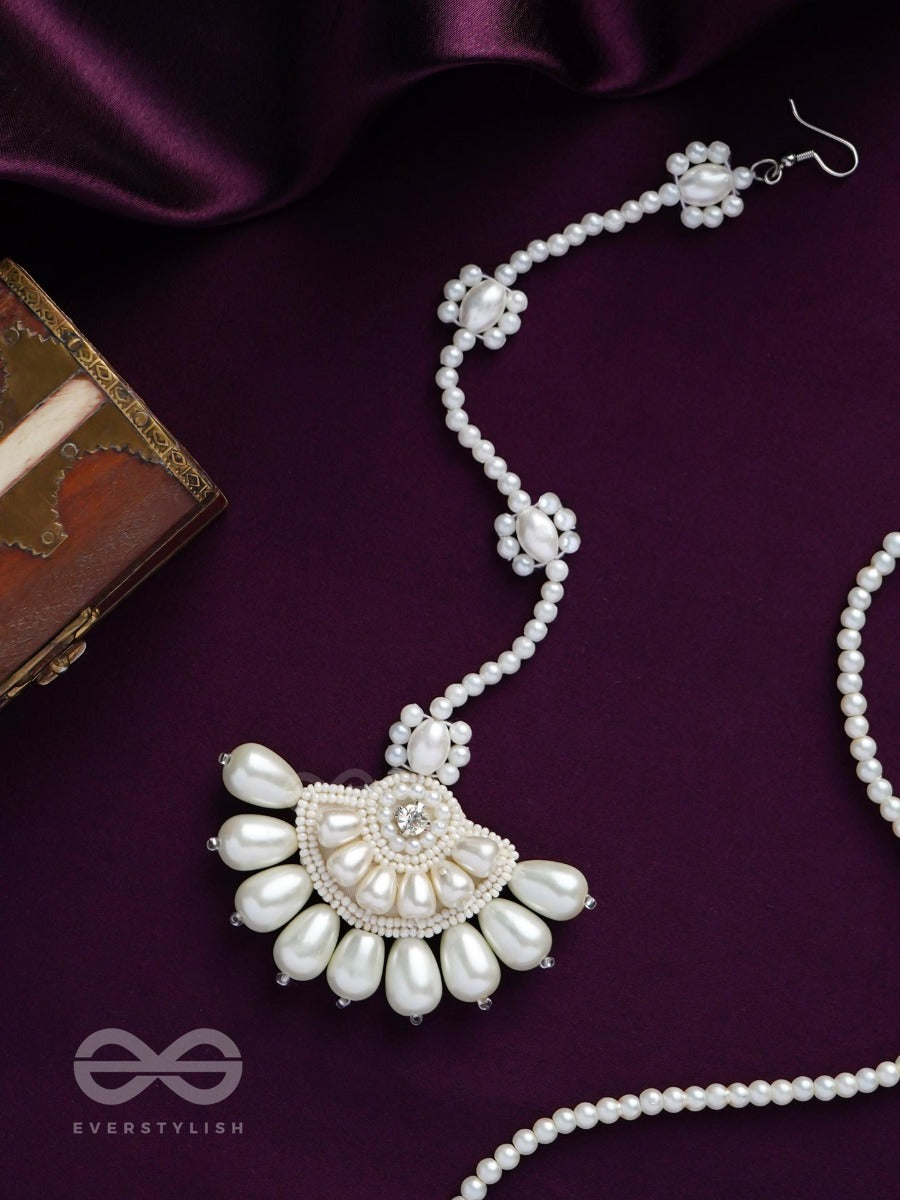 Saikavali - Decorated With Pearls - Stone, Beads And Pearls Embroidered Maangtika