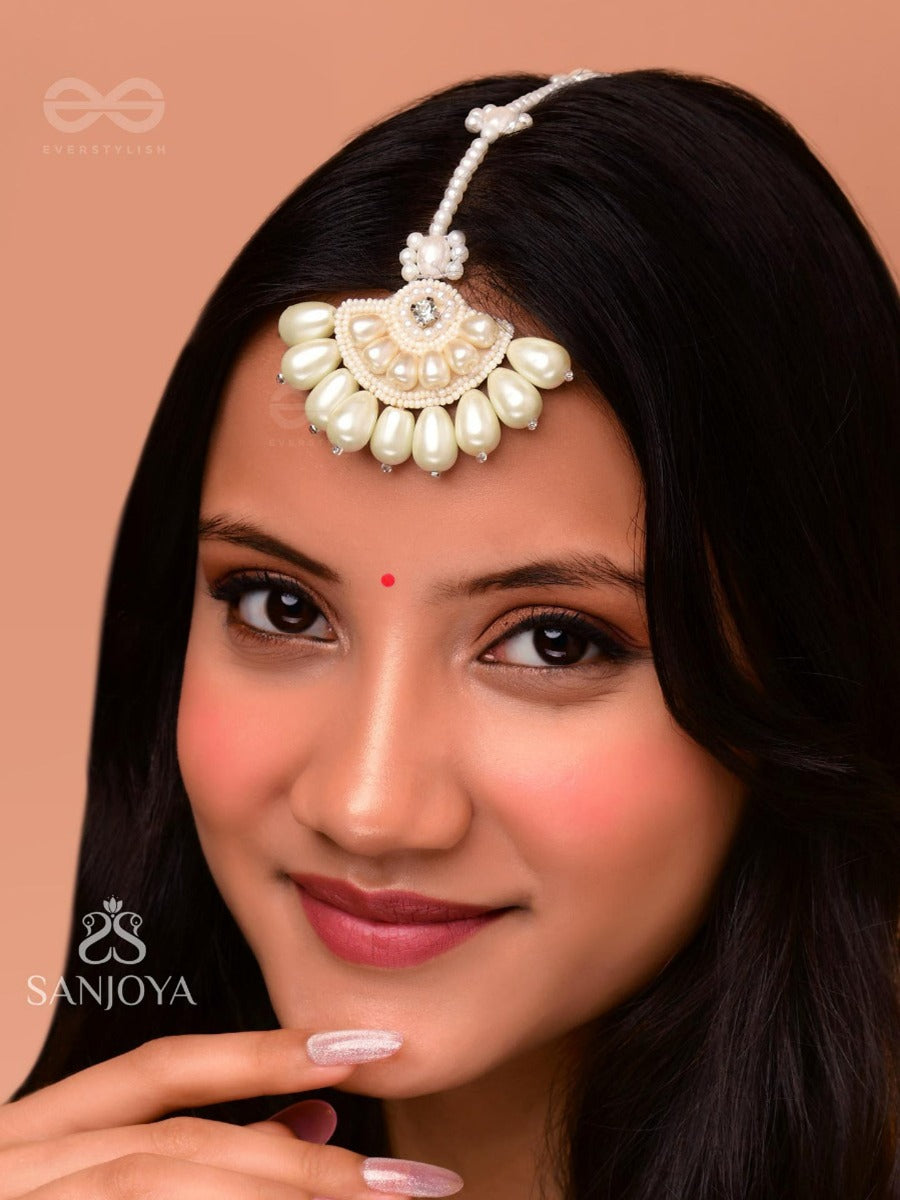 Saikavali - Decorated With Pearls - Stone, Beads And Pearls Embroidered Maangtika