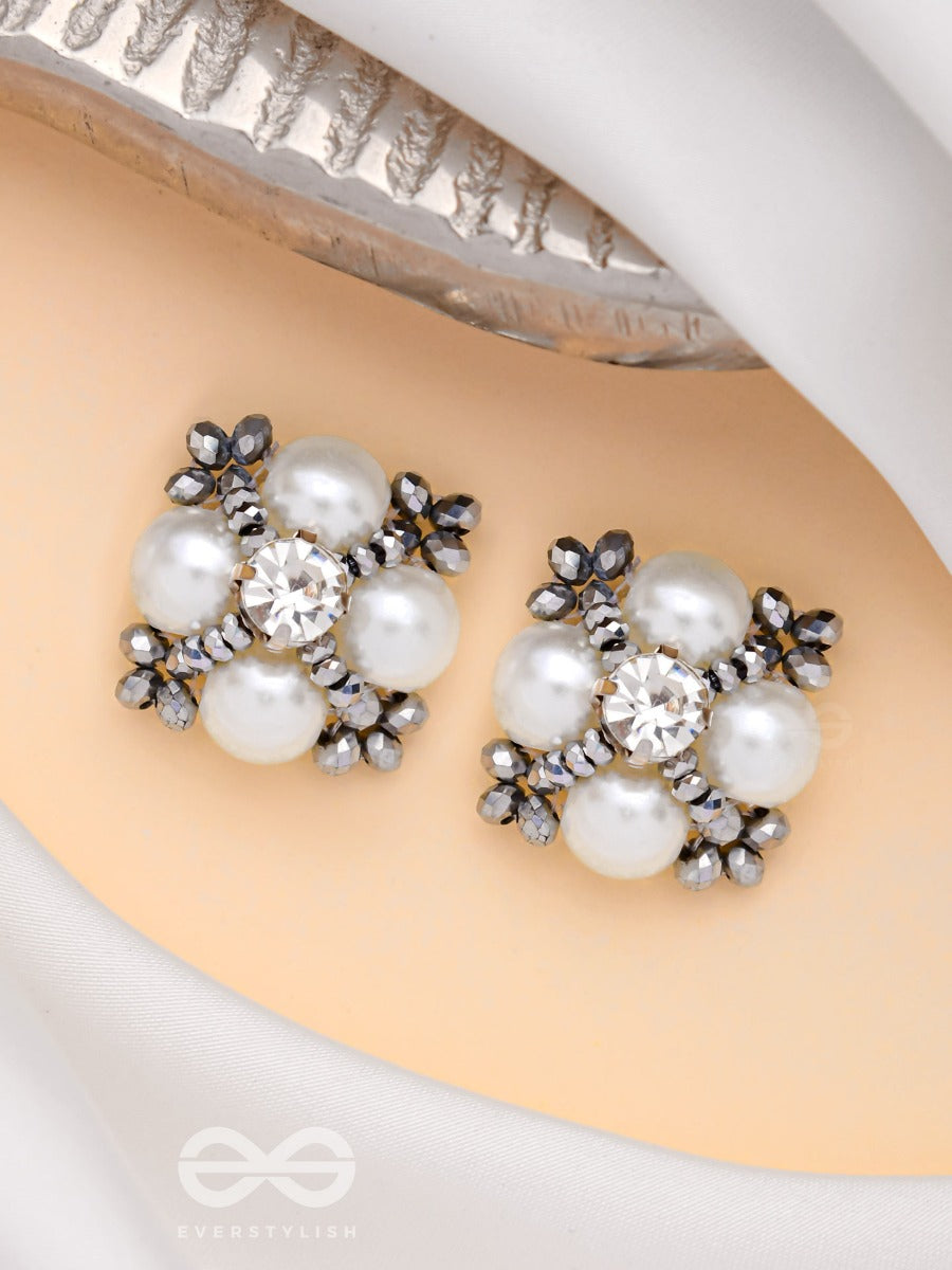 The Royal Frost - Stone & Pearl Studs