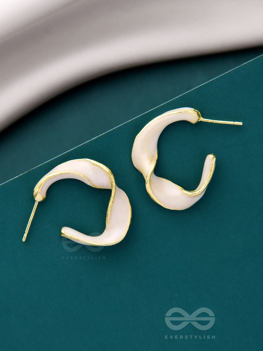 Ebb And Flow - Enamelled Twisted Studs (White)