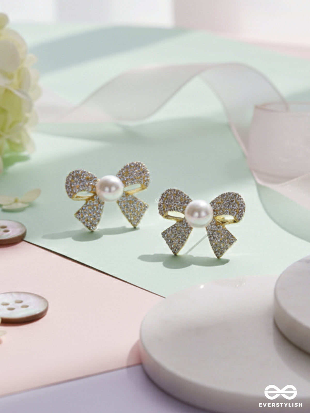 Knot-A-Lot - Golden Pearl Sparkling Studs