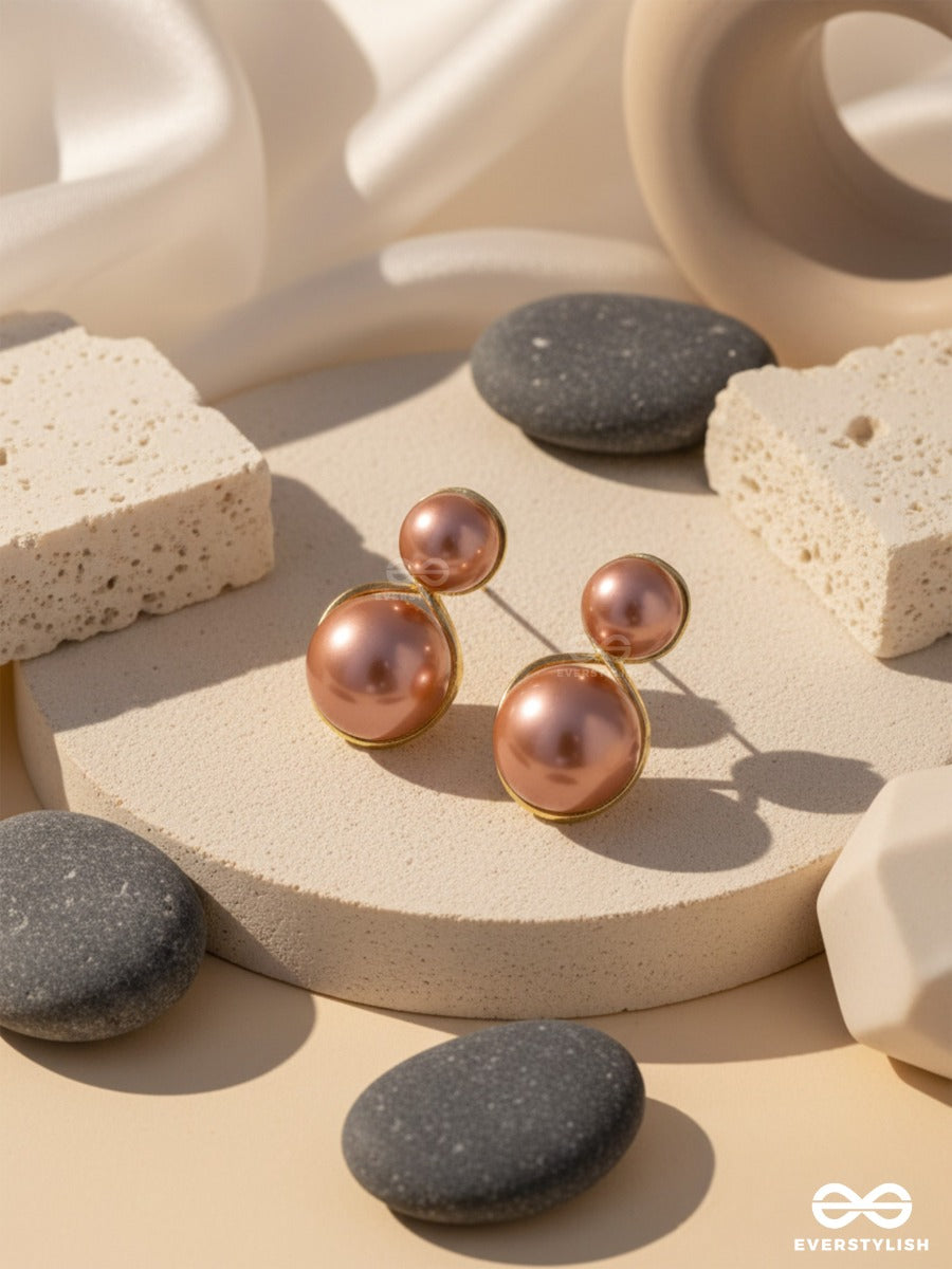 Loop-De-Loop - Golden Pearl Studs