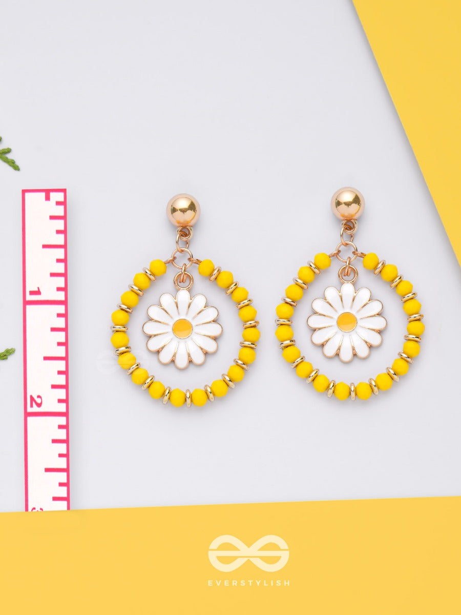 Sunbathed Daisy - Casual Drop Earrings