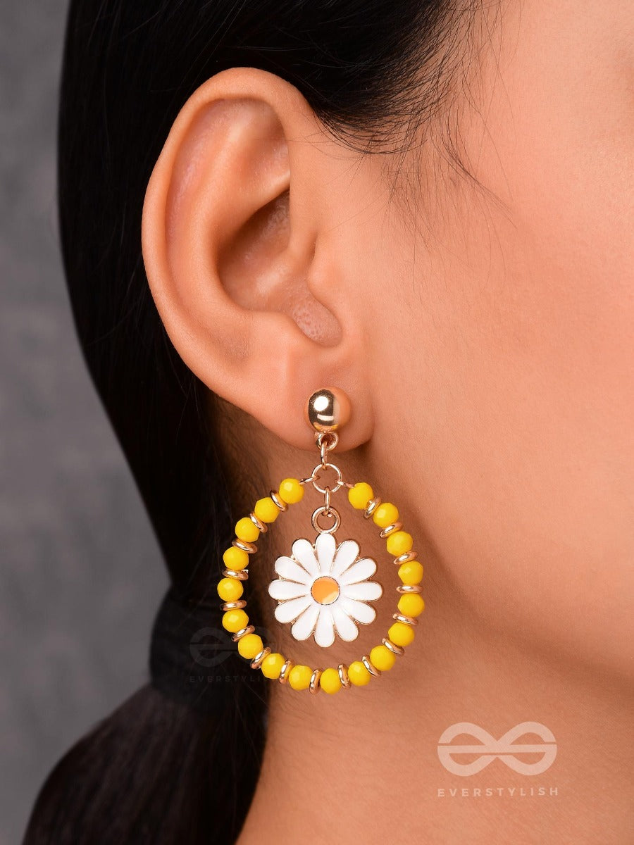 Sunbathed Daisy - Casual Drop Earrings
