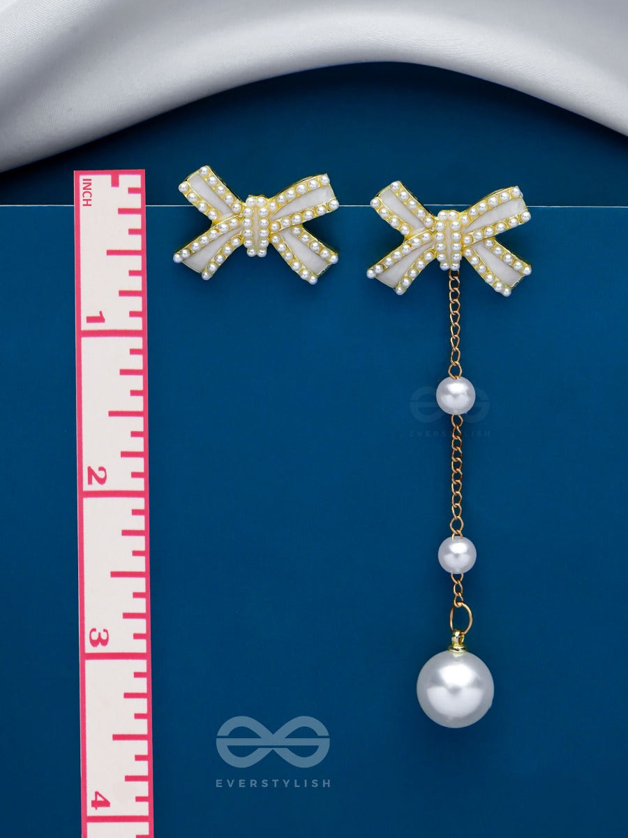 Knots Of Elegance - Golden Pearl Earrings