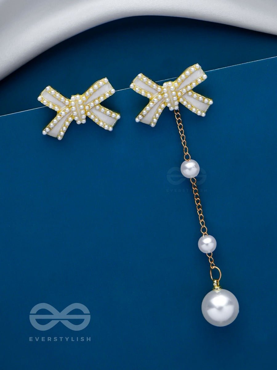 Knots Of Elegance - Golden Pearl Earrings