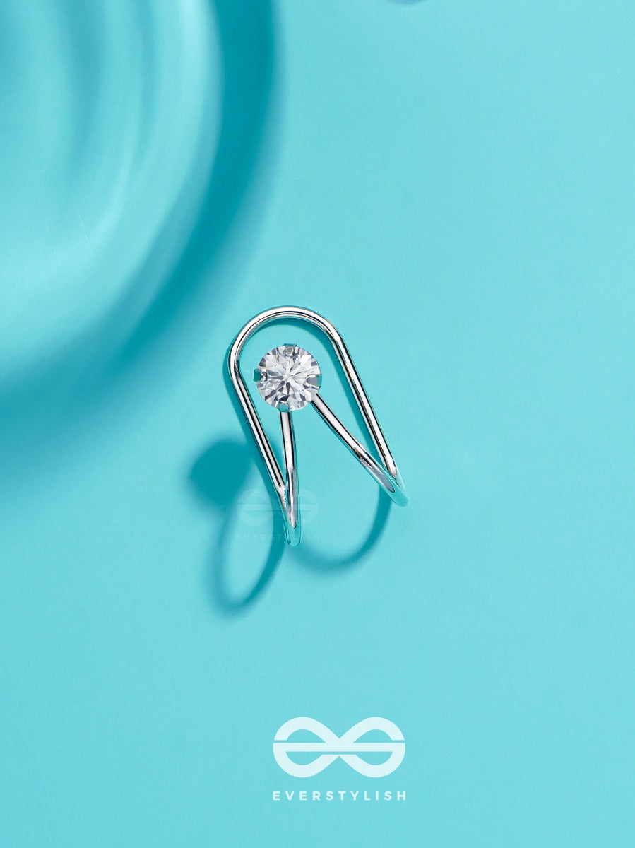 Evermore Gem Gleam - Silver Embellished Earcuff