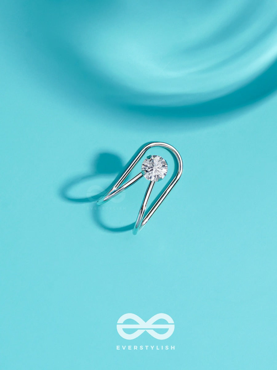 Evermore Gem Gleam - Silver Embellished Earcuff