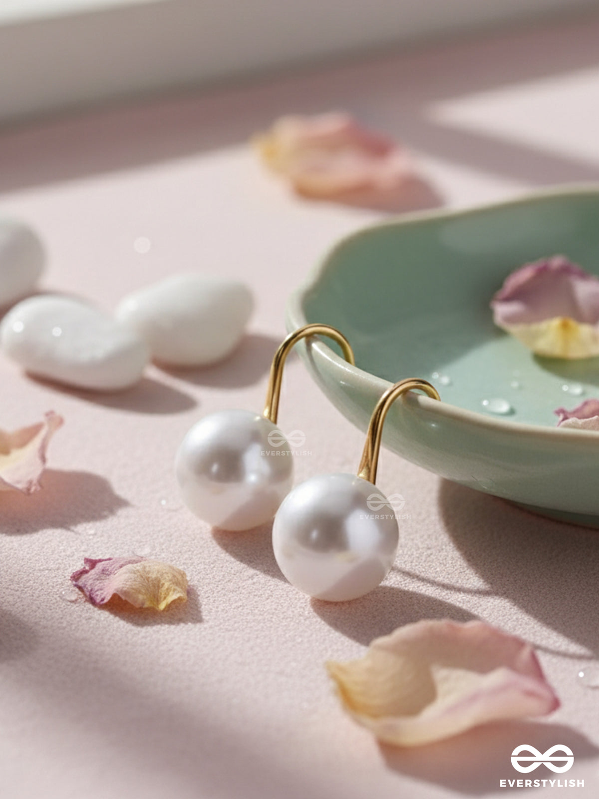 The Groovy Pearl - Golden Embellished Earrings