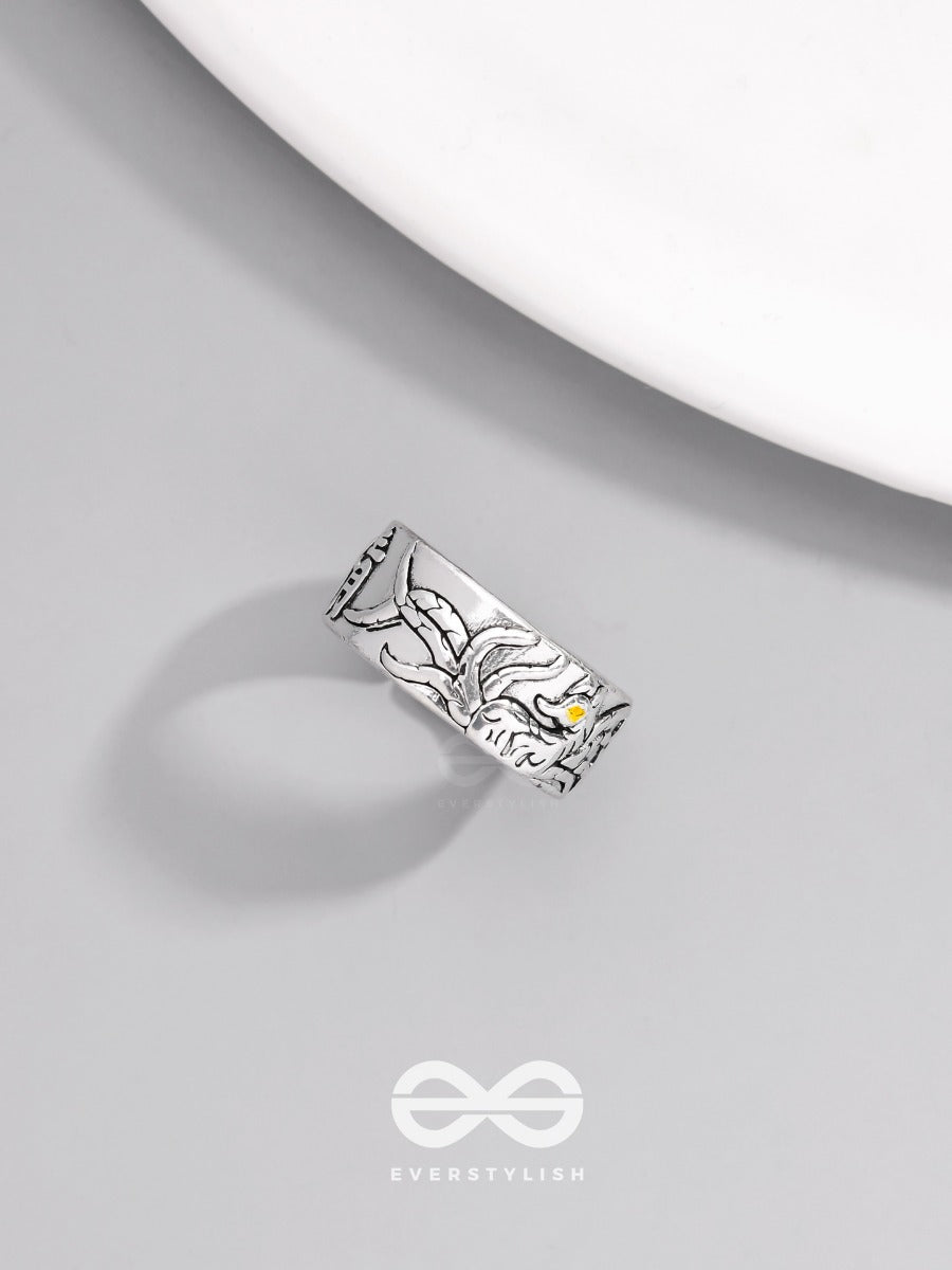 The Firebolt Fang - Statement Silver Ring (Adjustable)