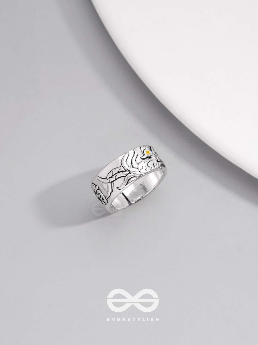 The Firebolt Fang - Statement Silver Ring (Adjustable)