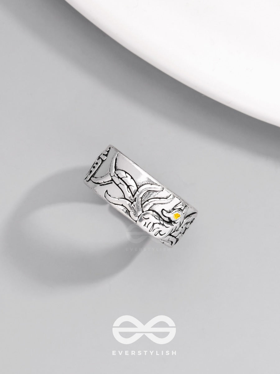 The Firebolt Fang - Statement Silver Ring (Adjustable)