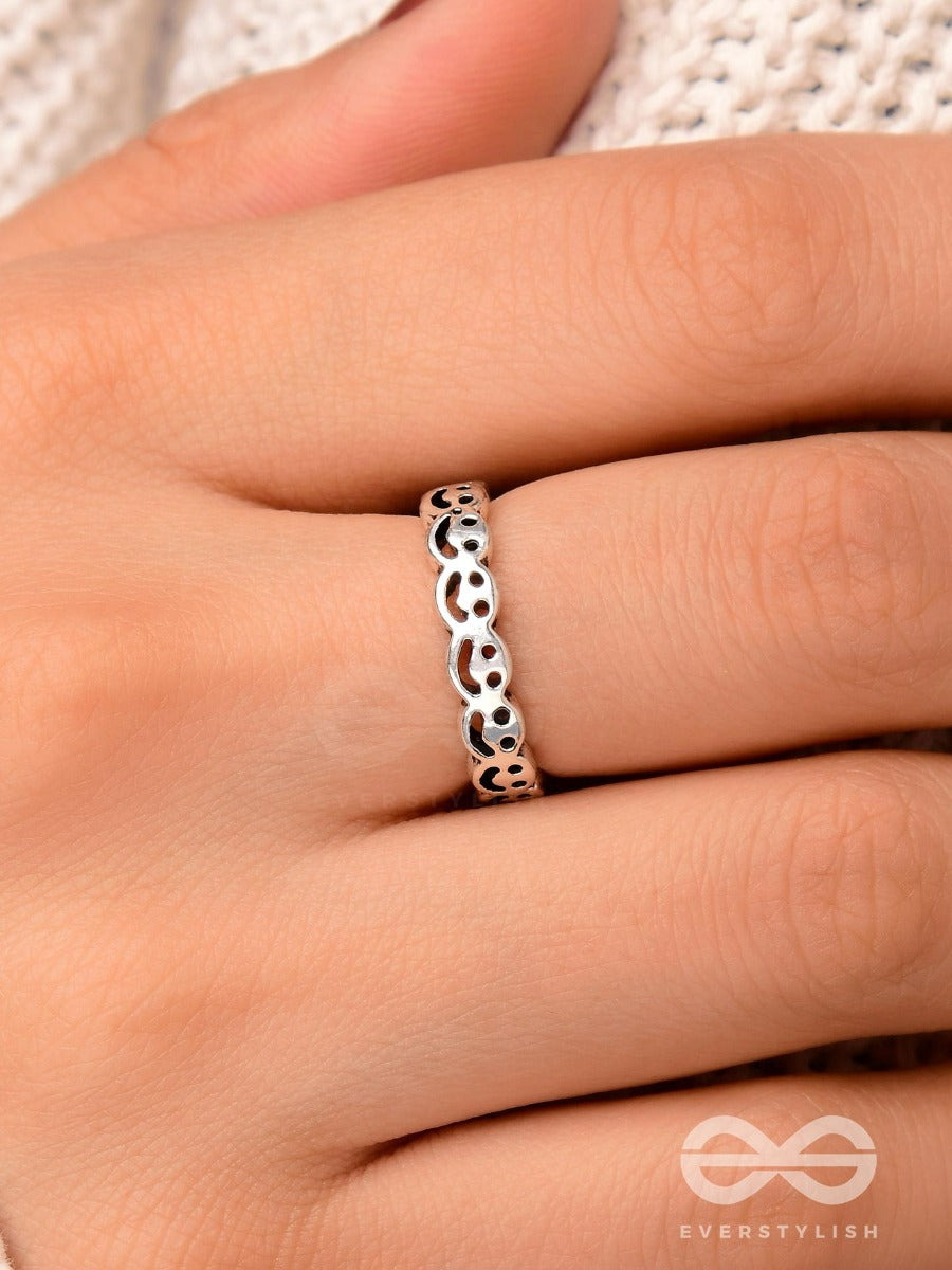 Sinister Smiles - Silver Adjustable Ring