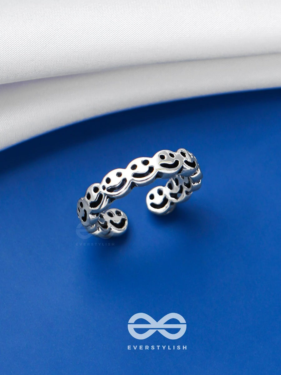 Sinister Smiles - Silver Adjustable Ring