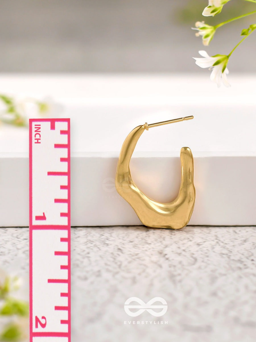 Mirage Embrace - Golden Stainless Steel Earrings With Anti-Tarnish Coating
