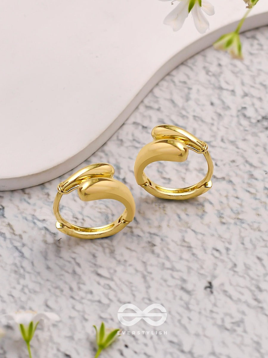 The Sunlit Elegance - Classic Golden Earrings