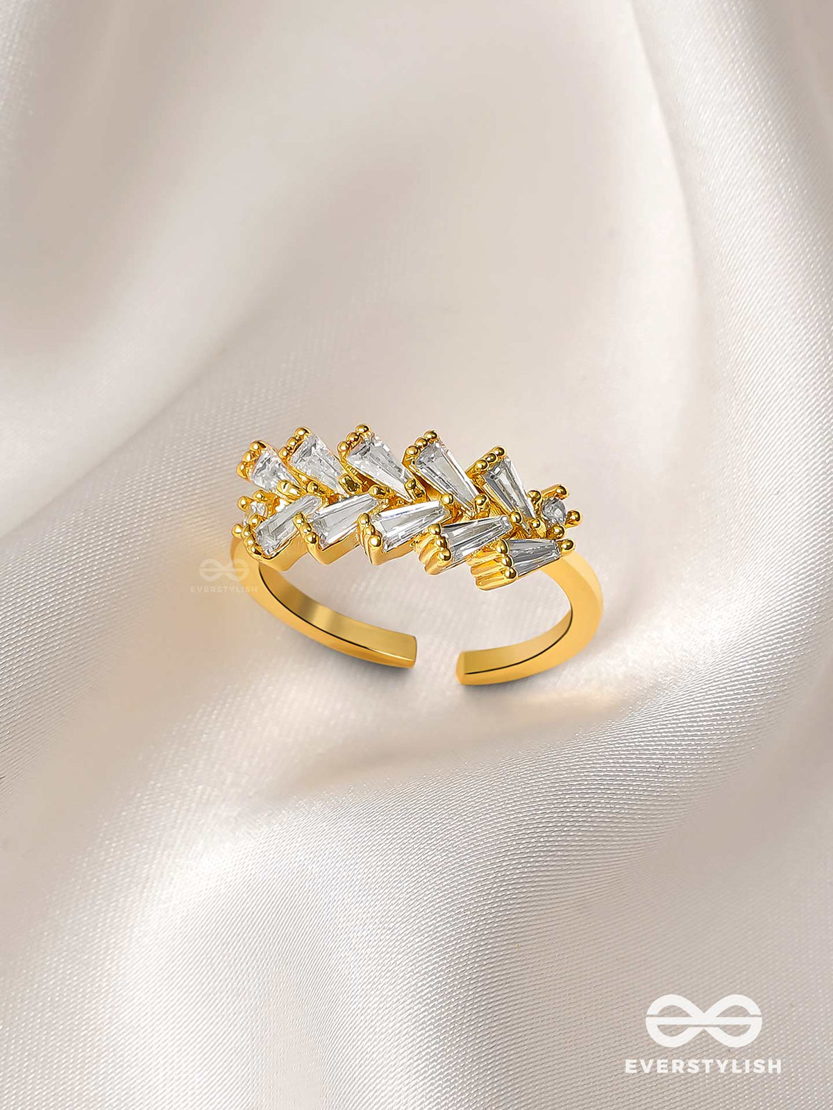 Glistening Leaf - Golden Embellished Ring