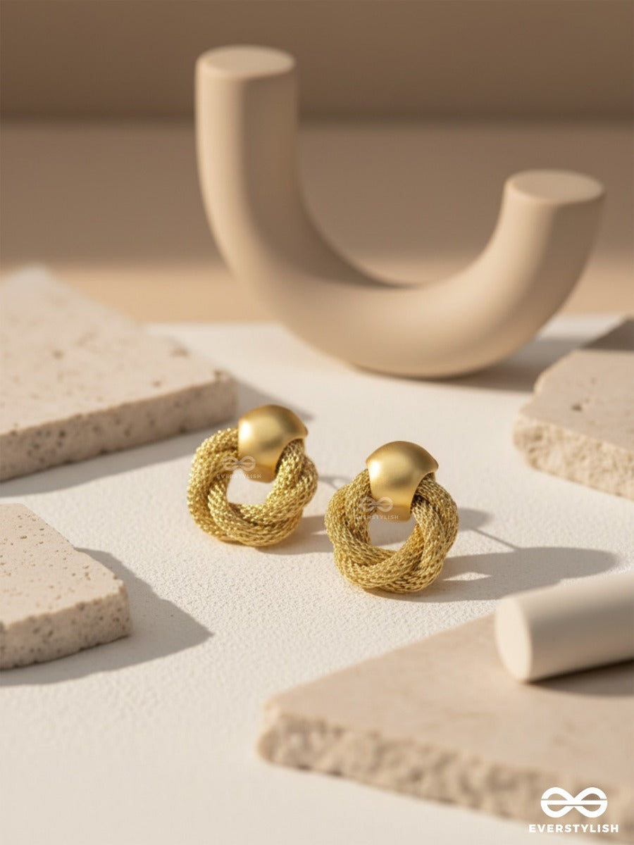 Knotted Elegance - Golden Earrings
